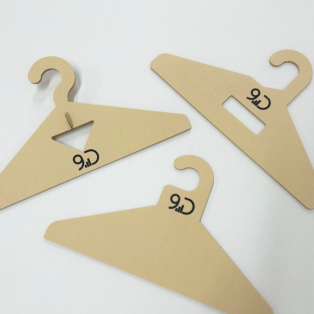 竹段ハンガー【triangle】 – 9D -キューダ-｜九州ダンボール株式会社